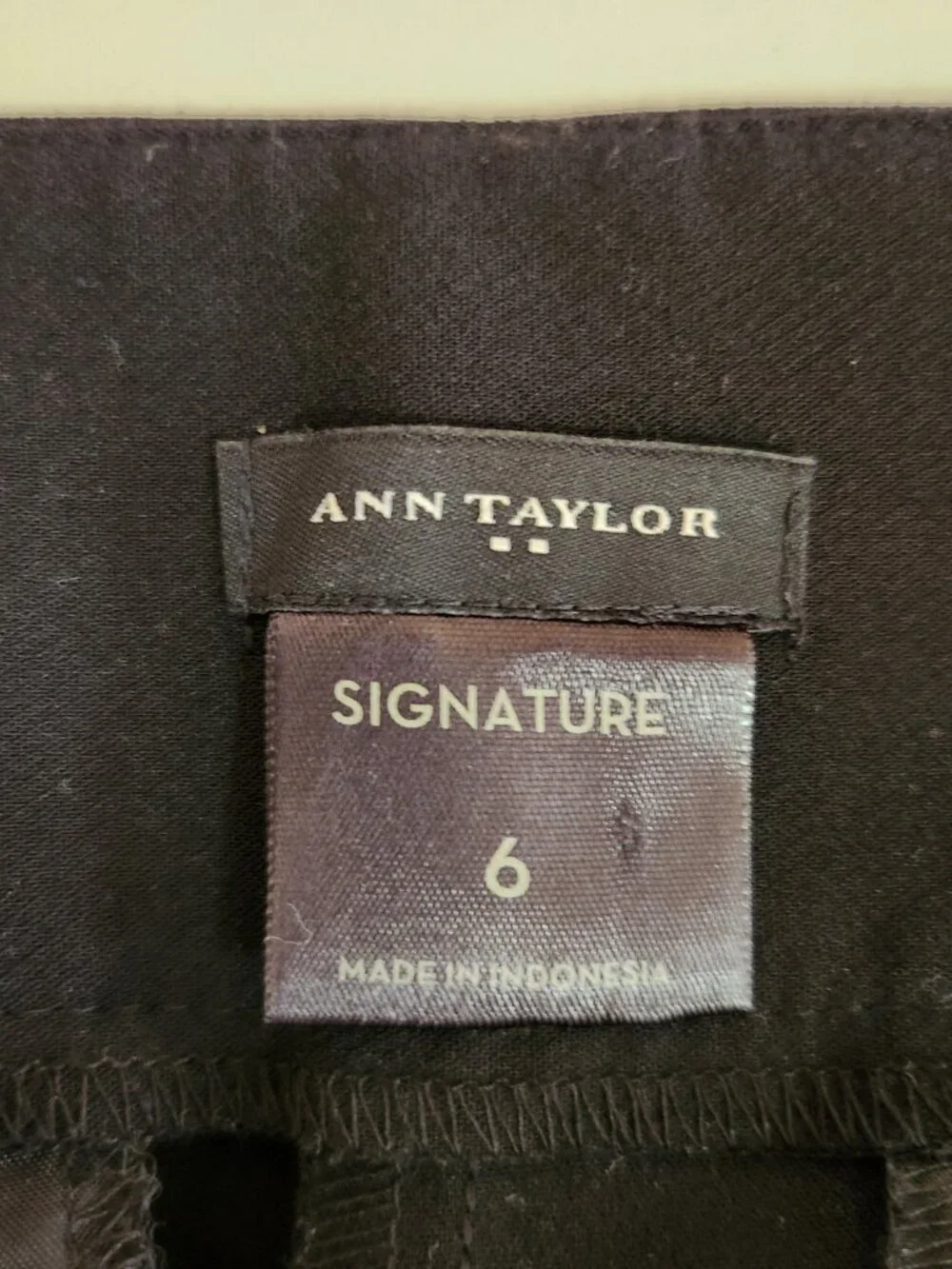 Ann Taylor Signature Black Dress Pants, size 6